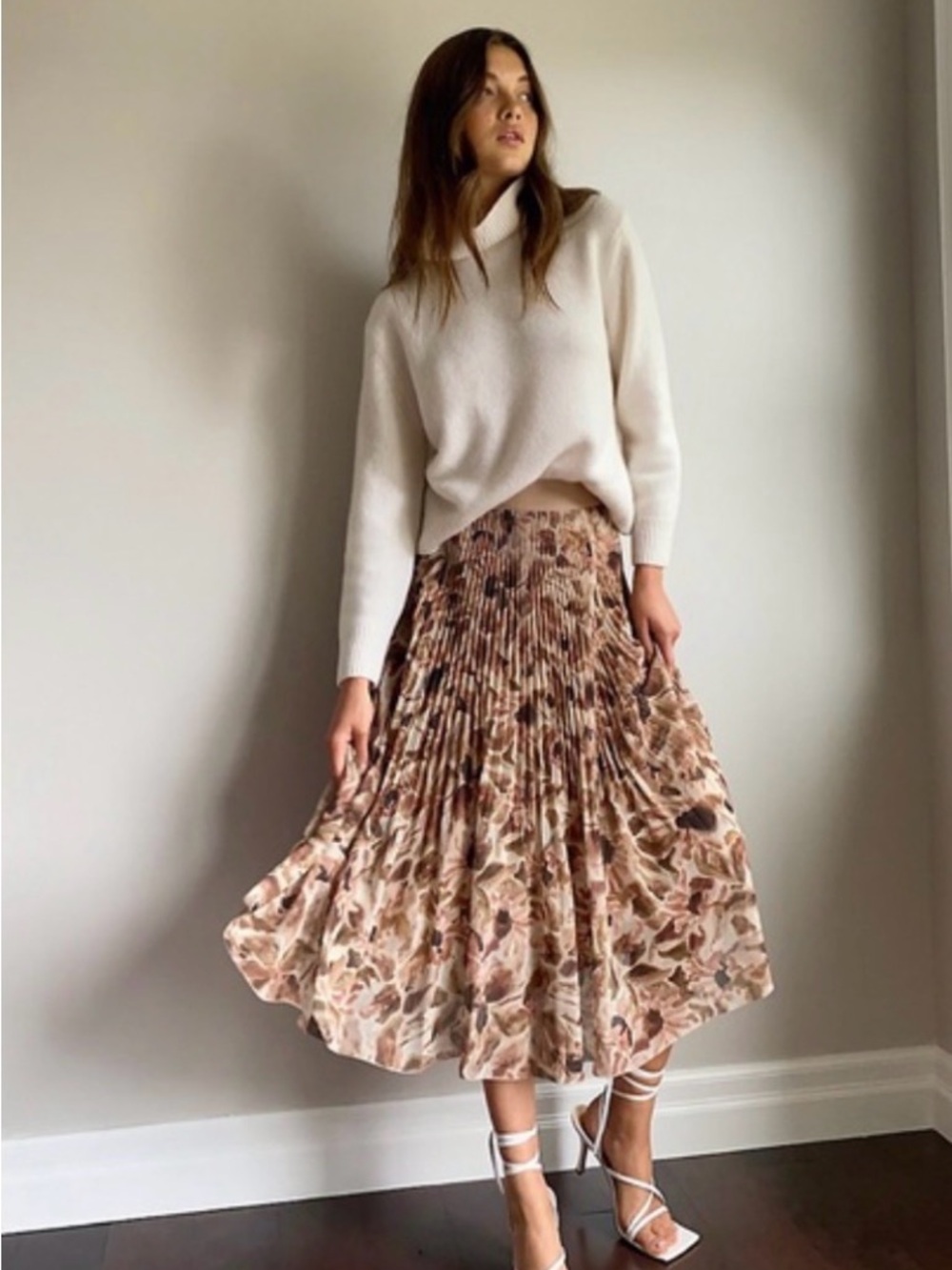 Aritzia Pleated Floral Twirl Skirt in Neutral Tones